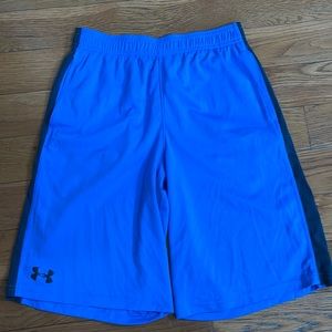 Under Armour Boy shorts L